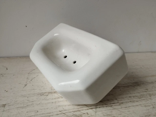 Porte savon mural en porcelaine