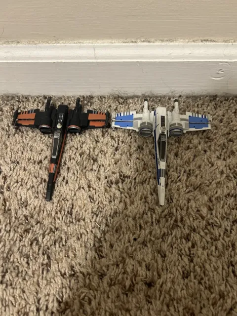 Star Wars Die Cast X Wing Fighters - Resistance X Wing And Poe Dameron's X Wing
