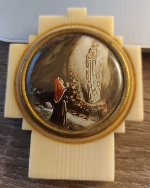 3 Gros Dés Bakélite Vintage – Jeu De Société Ou Décoration Rétro
