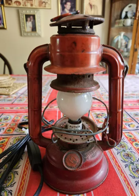 VTG DIETZ COMET Kerosene Lantern H-3 Glass Red 8.5” Syracuse NY