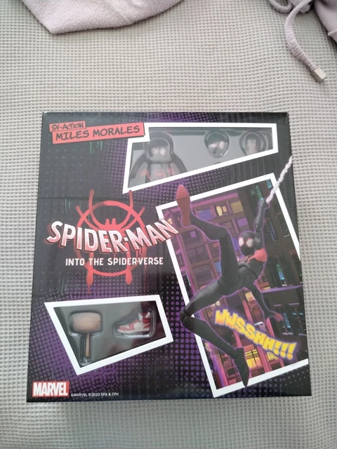FIGURINE MAFEX SPIDER-MAN Into the Spider-Verse Miles Morales non