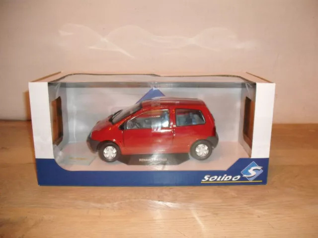 Solido Renault Twingo 1993 Echelle 1:18 Voiture Miniature - Rouge Corail
