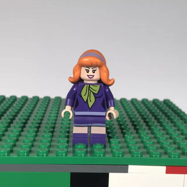 LEGO SCOOBY-DOO: DAPHNE Blake Minifigure MYSTERY MANSION, 2015, 75903 ...