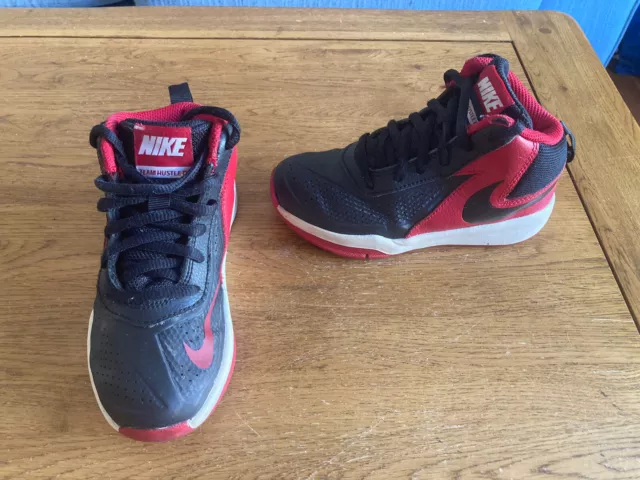 NIKE TEAM HUSTLE D7 Red Black High Top Trainers UK 10K EU27