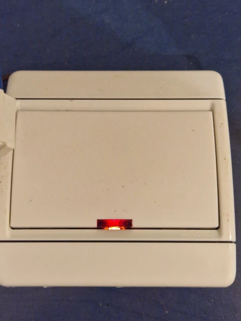 Poussoir Témoin Voyant Intégré Arnould INITIA 69006 - Neuf, Pour Installation électrique