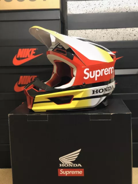 Supreme honda fox sales helmet