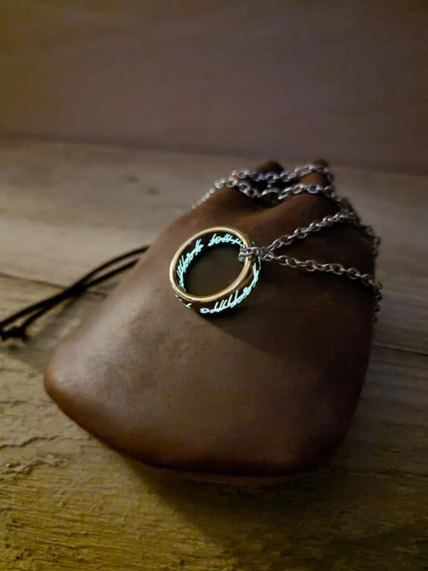 Lord of the Rings Glow In The Dark The One Ring With Chain & Leather Pouch Frodo