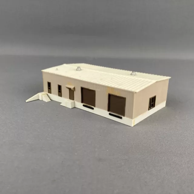 Built Unknown N Scale 4 Loading Docks Warehouse Building 5-1/2"Lx4"Wx1-5/8"H