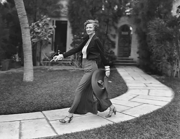 FASHIONABLE IRENE CASTLE Mclaughlin Enjoying Outdoors 1935 Old Photo $5 ...