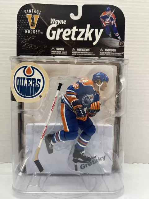 Wayne Gretzky McFarlane Legends Series 1 NIB Figure Edmonton Oilers Blue  Jersey - Cardboard Legends