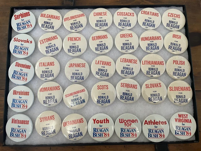 vintage Ronald Reagan countries for Reagan campaign οΏΌpinback BUTTONS 35 vintage Ronald Reagan countries for Reagan campaign οΏΌpinback BUTTONS 35