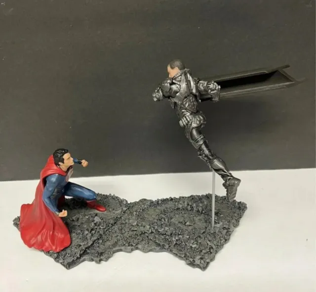 DC Collectibles Man of Steel Superman vs. Zod 1:12 Scale Statue. Comes with box.