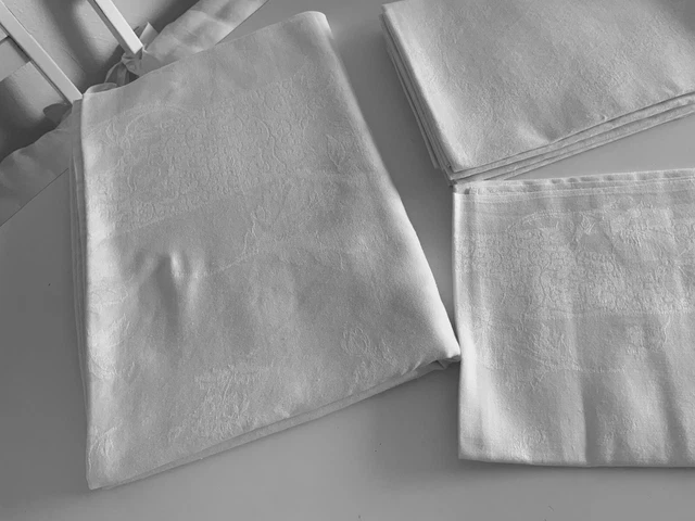 Linge Ancien Nappe De Mariage En Damassé DE Soie Décor feuille et Fleurs