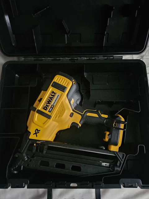 DeWalt DCN680B 20V MAX* XR 18 Ga Cordless Brad Nailer (Tool Only