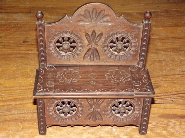 Meuble breton banc/banquette coffre de poupée châtaignier à Béziers | Clasf jeux