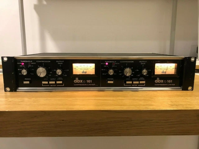 DBX 161 VU Compressor Limiter Pair & New Flightcase - Révisé