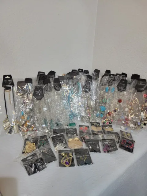 Chuns Fashion Jewelry - Lot of 39 necklaces, 20 earrings