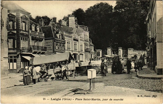 CPA AK Laigle Orne - Place Saint-Martin jour de marche (800329)