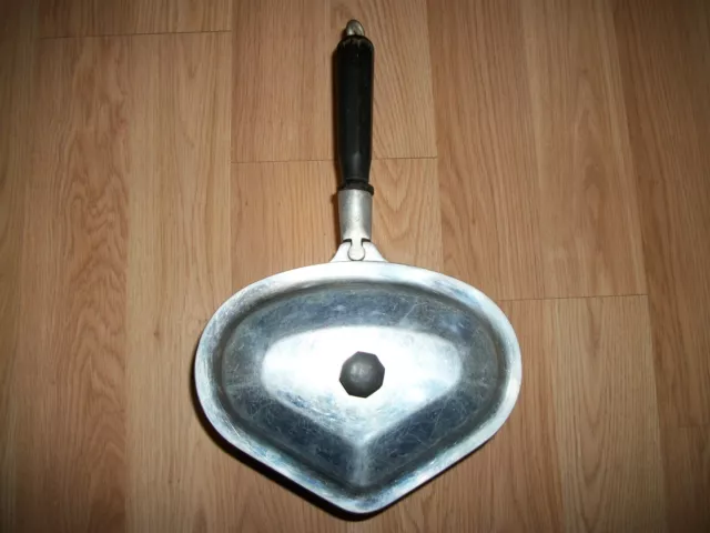 Vintage Miracle Maid Cookwear Pot Triangle Shape Rare Unique Removable Handle Vintage Miracle Maid Cookwear Pot Triangle Shape Rare Unique Removable Handle