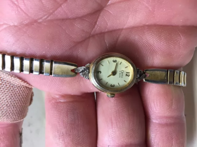 vintage carvelle by bulova diamond wristwatch 3