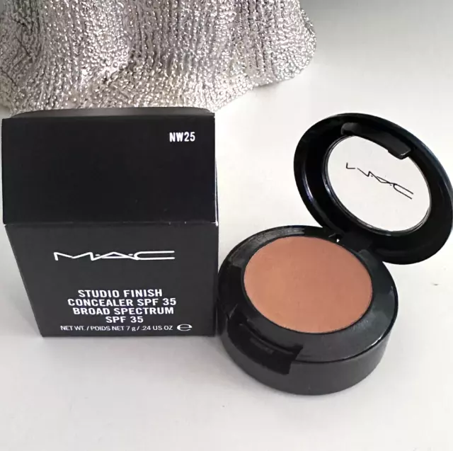 MAC Studio Finish Concealer SPF 35 NW25