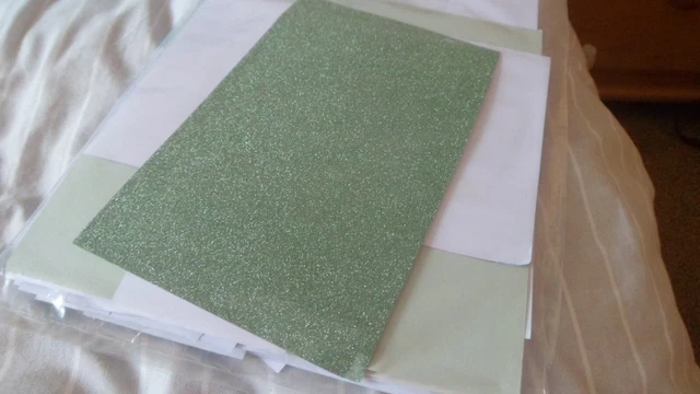 die Papierboutique MISCHUNG AUS VERSCHIEDENEN PAPIERPACKUNGEN UND TOPPER
