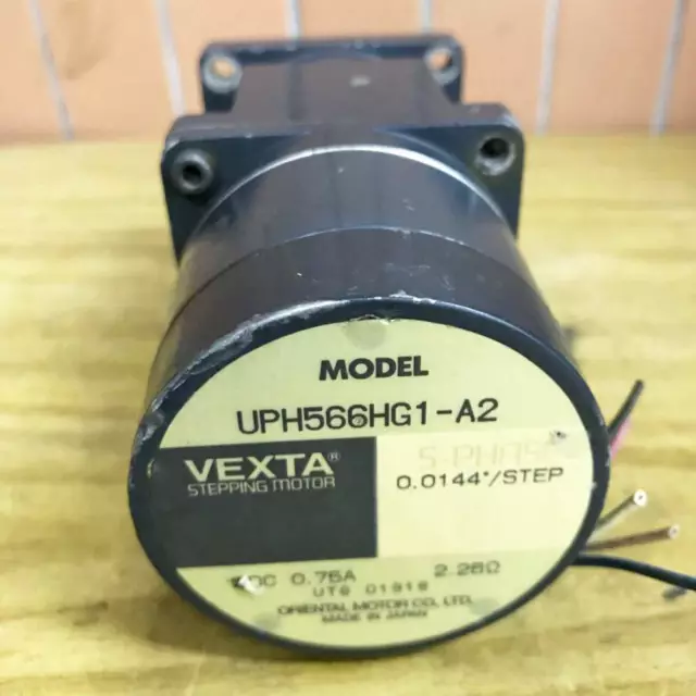 1PCS Used Oriental Motor VEXTA UPH566HG1-A2 stepping motor