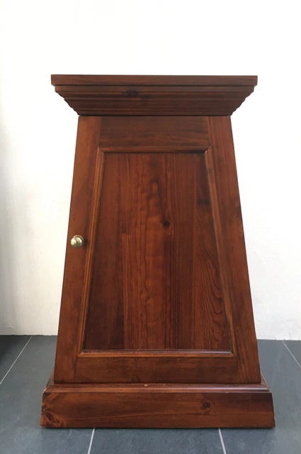 The Pier Madera Sólida Estilo Regencia Pedestal Plinto Lado Gabinete Armario Sólido