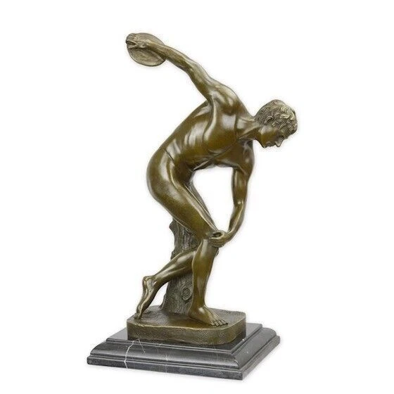 Statue En Bronze D'un Lanceur De Disque Connue Sous Le Nom De Discobolus De Myron Statue En Bronze D'un Lanceur De Disque Connue Sous Le Nom De Discobolus De Myron