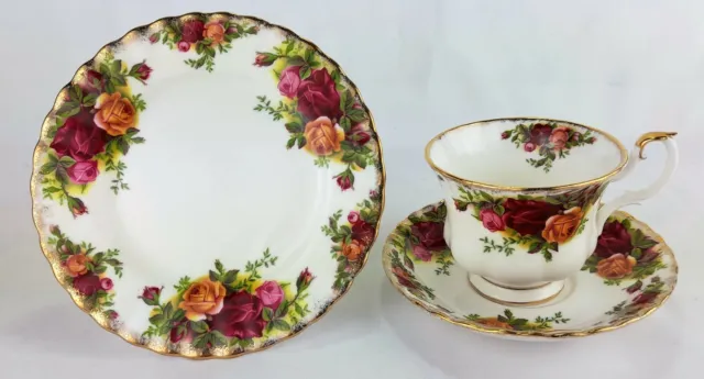 1962-1973 Royal Albert Old Country Roses Tea Cup, Saucer, Plate (style 2)