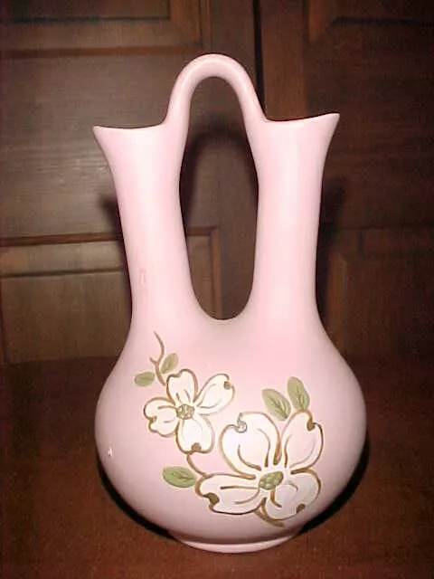 PIGEON FORGE POTTERY-TENN. PINK ART DECO DOUBLE VASE with DOGWOOD FLOWER