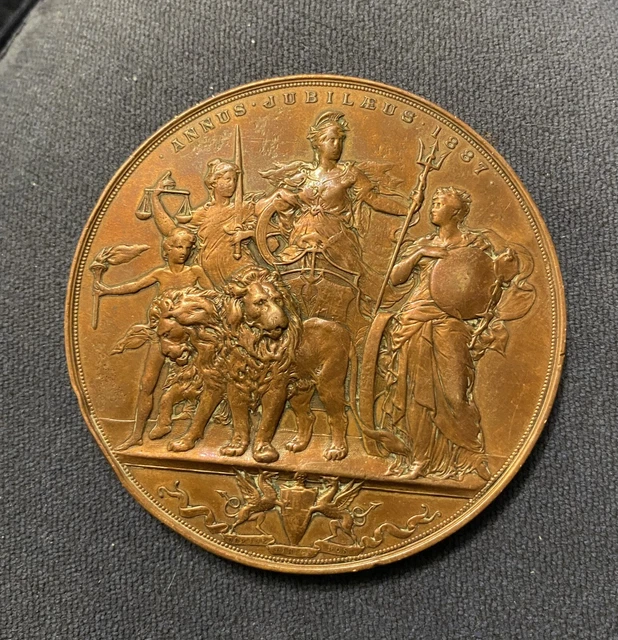 QUEEN VICTORIA GOLDEN Jubilee City Of London Medal By Scharff EUR 232