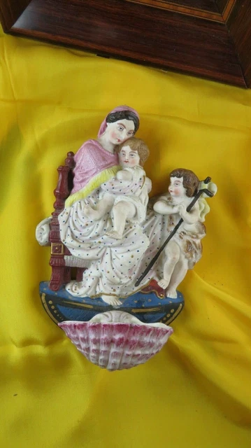 ancien grand bénitier biscuit vernissé & peint ange putti XIXe vierge de Raphael