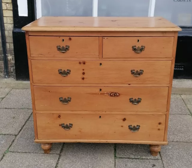 A Victorian pine Chest of Drawers