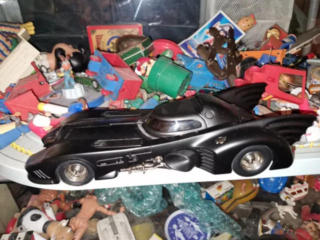 Voiture Batmobile Batman Returns 2012  1/18 Hotwheels