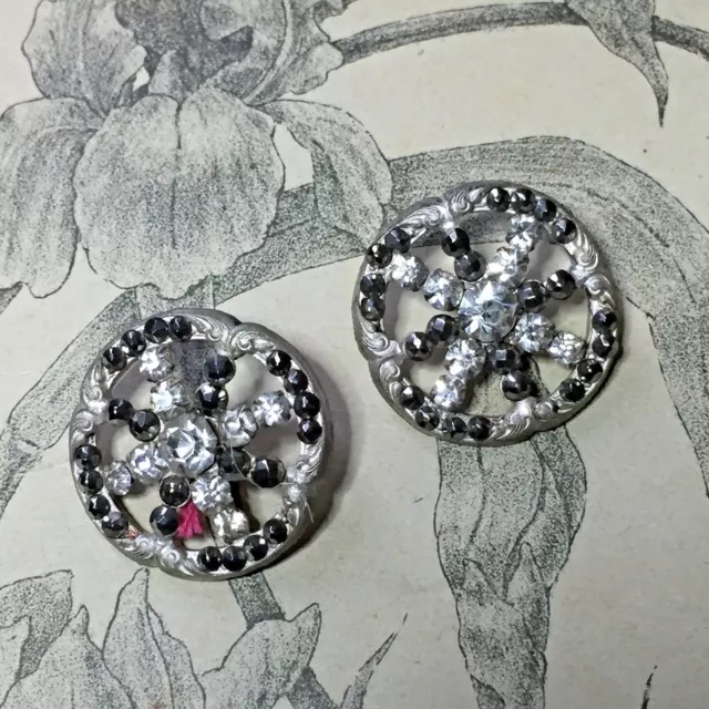 2 boutons anciens en métal et strass tourbillon French buttons  1900