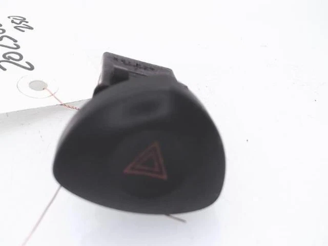 Bouton De Warning (avertissement) Pour Mercedes Sprinter 2 Phase 1 - Référence A9065450107 - Occasion En Bon état