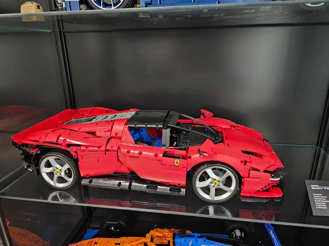 42143 Ferrari DAYTONA SP3 - Stuck In Plastic 42143 Ferrari DAYTONA SP3 - Stuck In Plastic