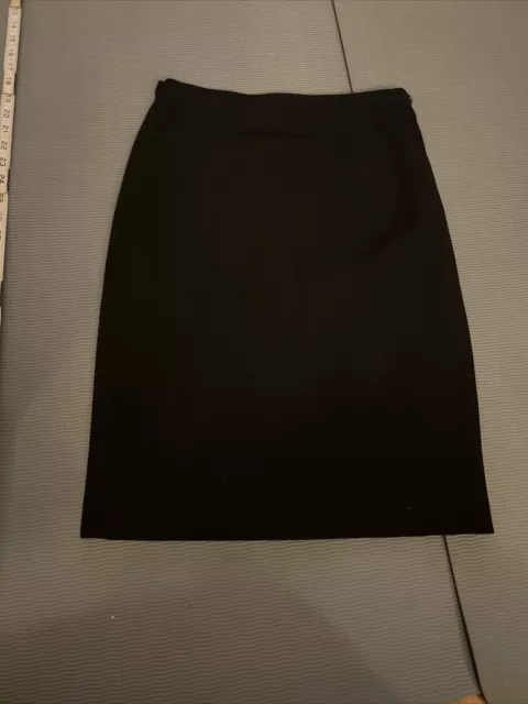 Elie Tahari Black Pencil Skirt Size 4 Lined. Side Zip.