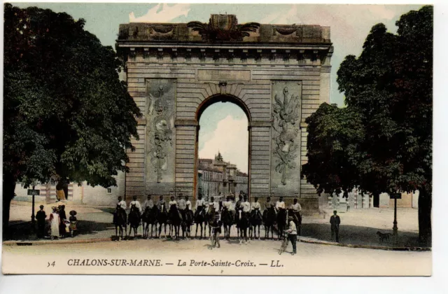 CHALONS SUR MARNE - Marne - CPA 51 - Militaires - soldats à cheval - Ste Croix