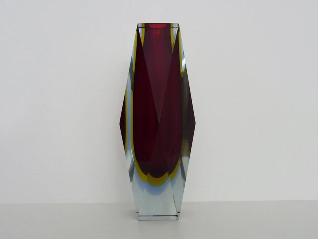 Vase en verre de Murano à facettes par Alessandro Mandruzzato, rouge et jaune