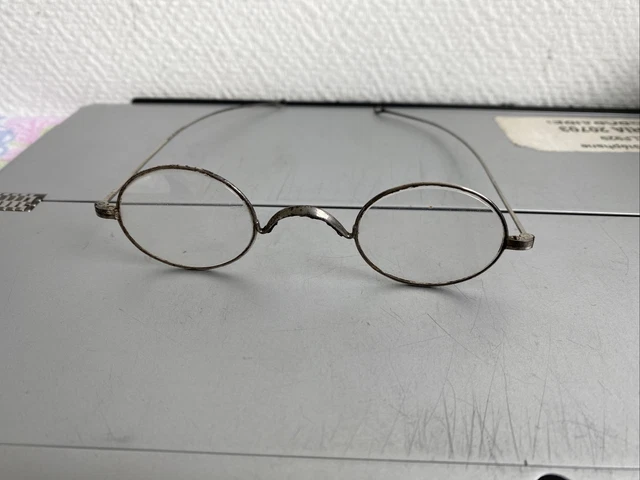 Ancienne lunette ronde sale