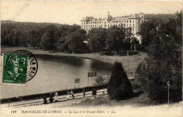 CPA BAGNOLES-de-l'ORNE - Le Lac et le Grand Hotel (355376)