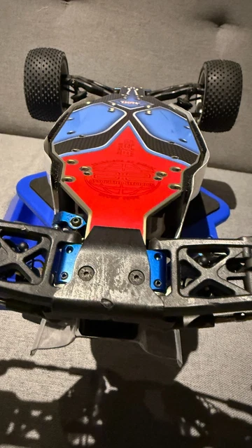 Torre Ammortizzatore Anteriore In Carbonio Per Team Associated RC10 B6.1 / B6.1D (91768)