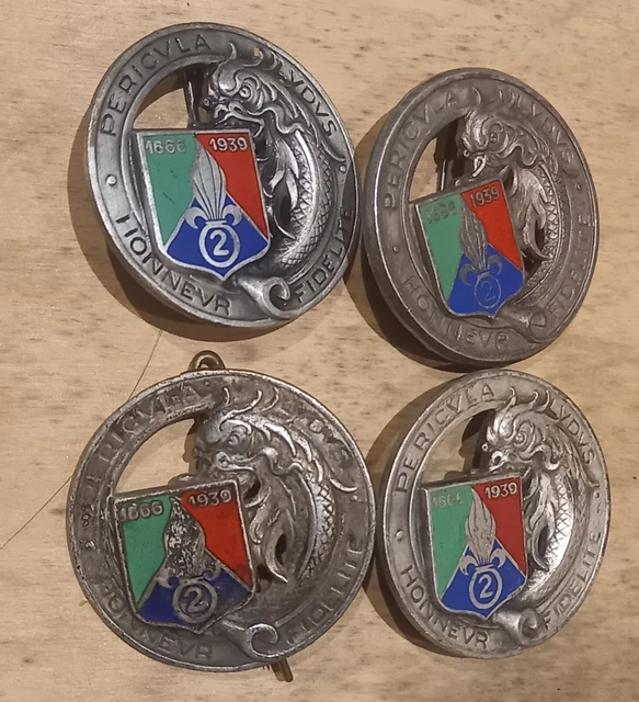 ANCIEN INSIGNE ÉMAILLÉ Sigle Fftac Bleu Blanc Rouge A Identifier Tir A