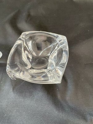 Coupe en cristal DAUM translucide à manche Signé DAUM France 
