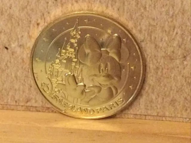 Disneyland Paris Minnie Mouse & Castle 2024 Gold Coin Medallion Collectable New