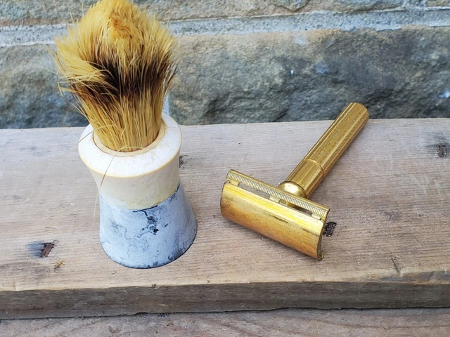 VTG 1940's Gillette FatHandle TECH DE Safety Razor&EverReady 100T Shaving Brush VTG 1940's Gillette FatHandle TECH DE Safety Razor&EverReady 100T Shaving Brush