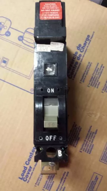 Square D Fh16020B 20A Circuit Breaker  B2