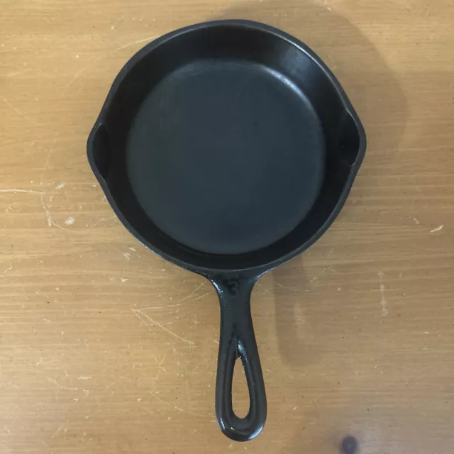 Wagner Sidney 0 Ware  N0. 3 Cast Iron  Skillet Fry Frying  Pan  1053 Sits Flat
